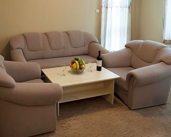 Family Hotel Pautalia - Σαντάνσκι - Σαλόνι