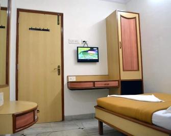 Hotel New Deepak - Bombay - Habitación