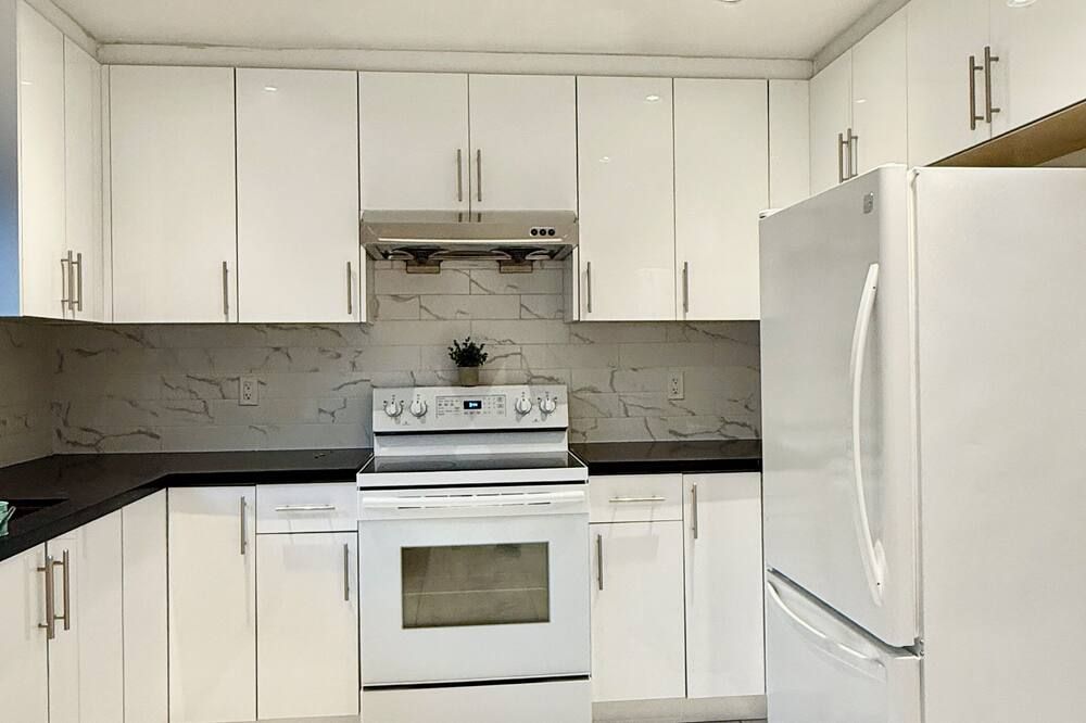 Central, Cozy Spacious 3 Br Private Suite• Ev Charging• Near Transit - Vancouver - Cocina