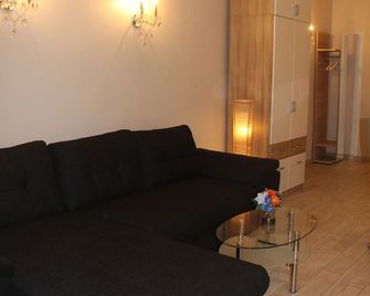 Stars Berlin Apartments Essener Straße - Berlin - Living room