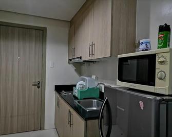 Cozy Urban Apartment in Pasay City - Pasay - Kitchen
