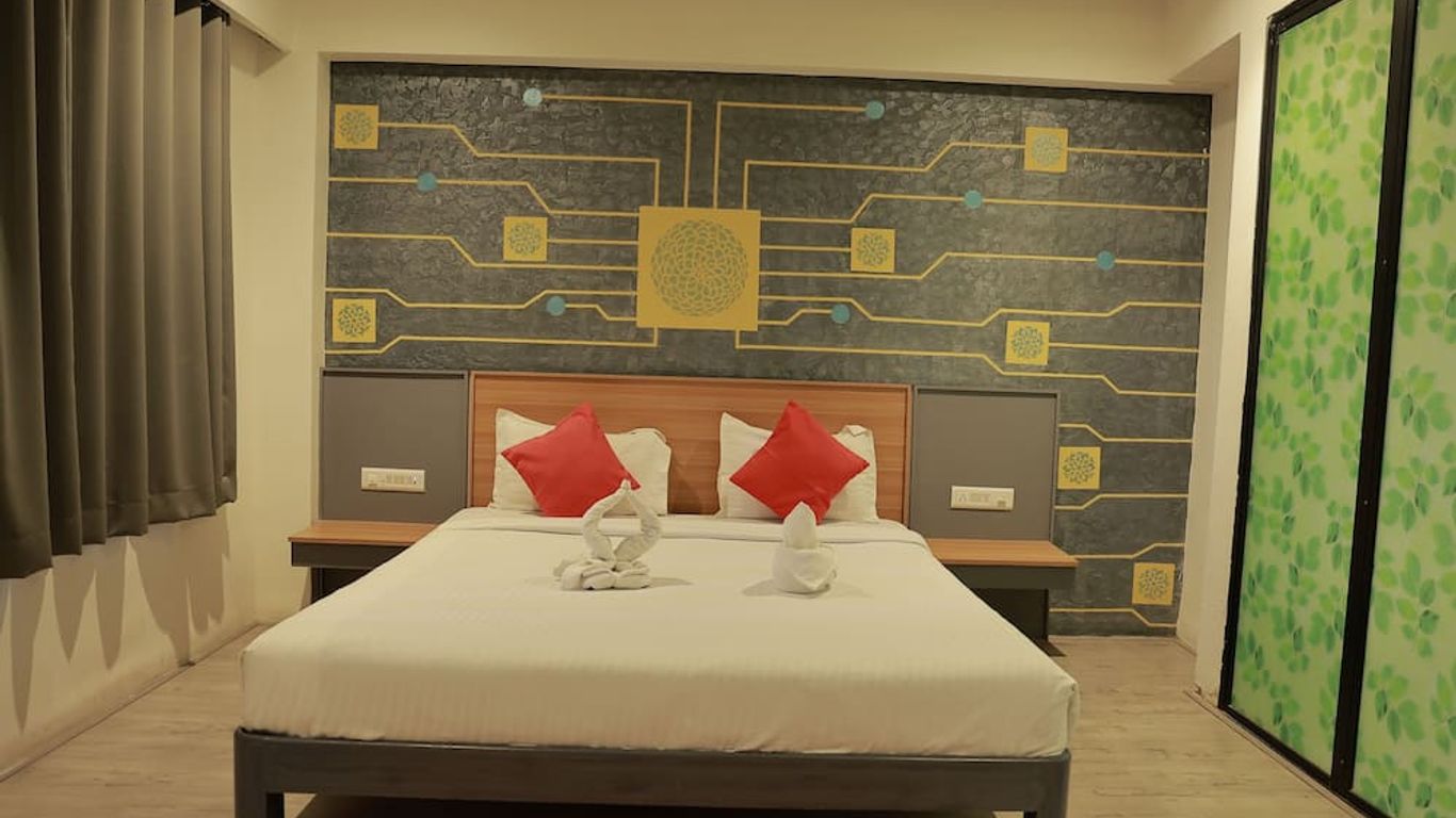 Hotel Sai Palkhi Niwara