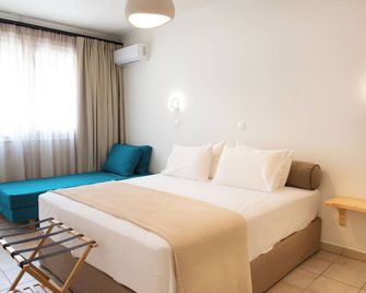 Ellinas Hotel - Chrisi Ammoudia