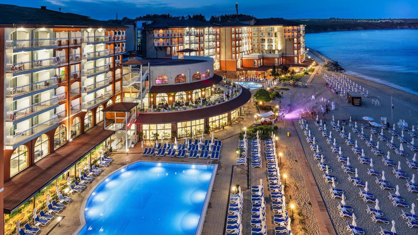 سول لونا باي ريزورت