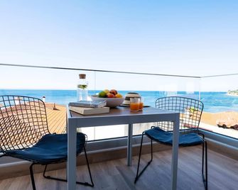 Aiora Suites - Psakoudia - Balcón