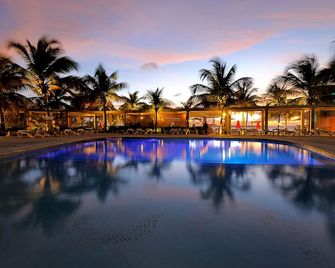 منتجع إيدين بيتش - بونير - كرالنداك - حوض السباحة