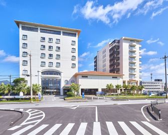 Hotel Yugaf Inn Okinawa - Nago - Edificio