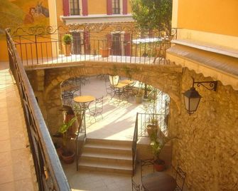 호텔 로롱주 - 생장 뒤가드