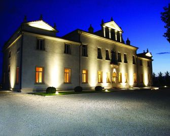 Villa Cornaro Tourist Suites - Lonigo - Gebäude