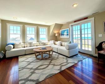 Luxury Dreamy Madaket Destination - Beachside, Ocean Views & Lifelong Memories - Nantucket - Living room