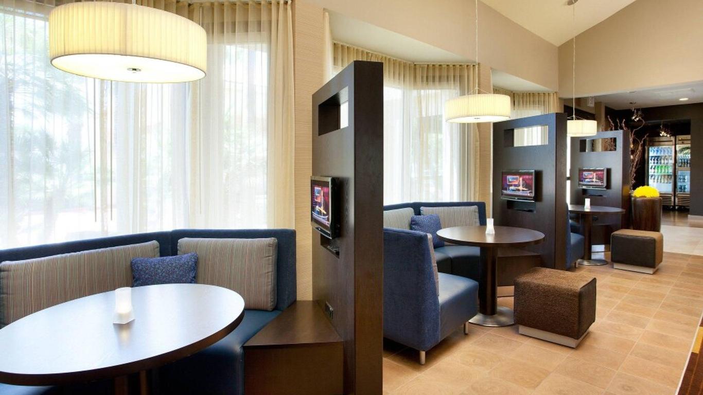 Courtyard by Marriott Palm Springs