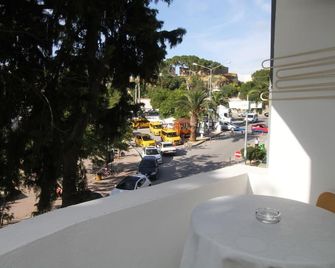 Goren Hotel - Cesme - Balcón