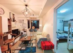 1br Condotel Unit For Rent - Taytay - Sala de estar