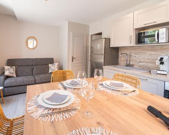 Au Coin des Vins - Tulette - Dining room