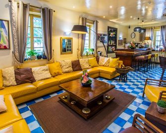 هوتل لو جوليت دودو - سانت دينيس - ردهة