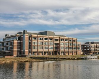Holiday Inn Express & Suites Texarkana By IHG - Texarkana - Building