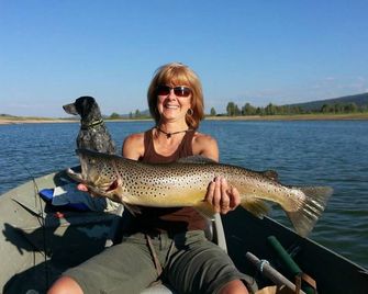 DiamondStone Guest Lodges - La Pine