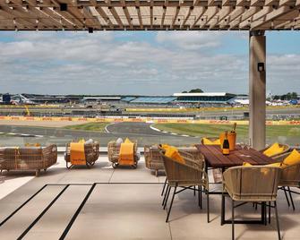 Escapade Silverstone - Towcester