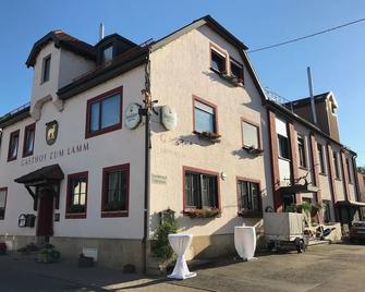 Lamm Hotel-Restaurant - Dettingen unter Teck - Edificio