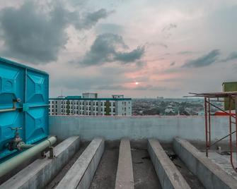 OYO 498 Green Lake View Ciputat - Pamulang - Edificio