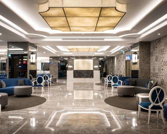 Hua Hotel - Tainan City - Lobby