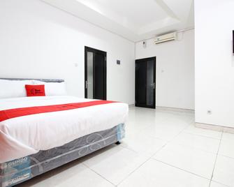 RedDoorz Plus @ Affandi Gejayan - Depok