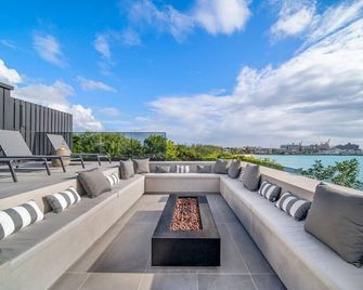 Allure 202 apts - Bridgetown - Balkong