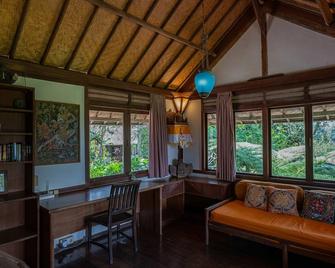 Temuku Pupuan Farmstay - Pupuan - Living room