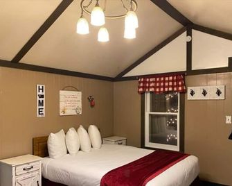 Cabin 24 - Helena Hideaway - Helena - Bedroom