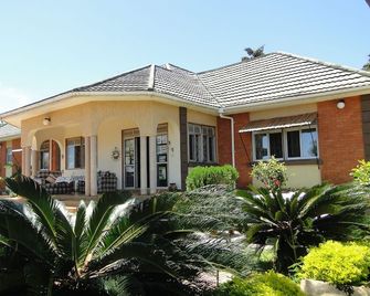 Carpe Diem Guesthouse - Entebbe