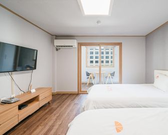 Orange Hotel Jeju - Seogwipo - Habitación