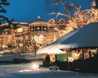 Mirror Lake Inn - לייק פלסיד - בניין