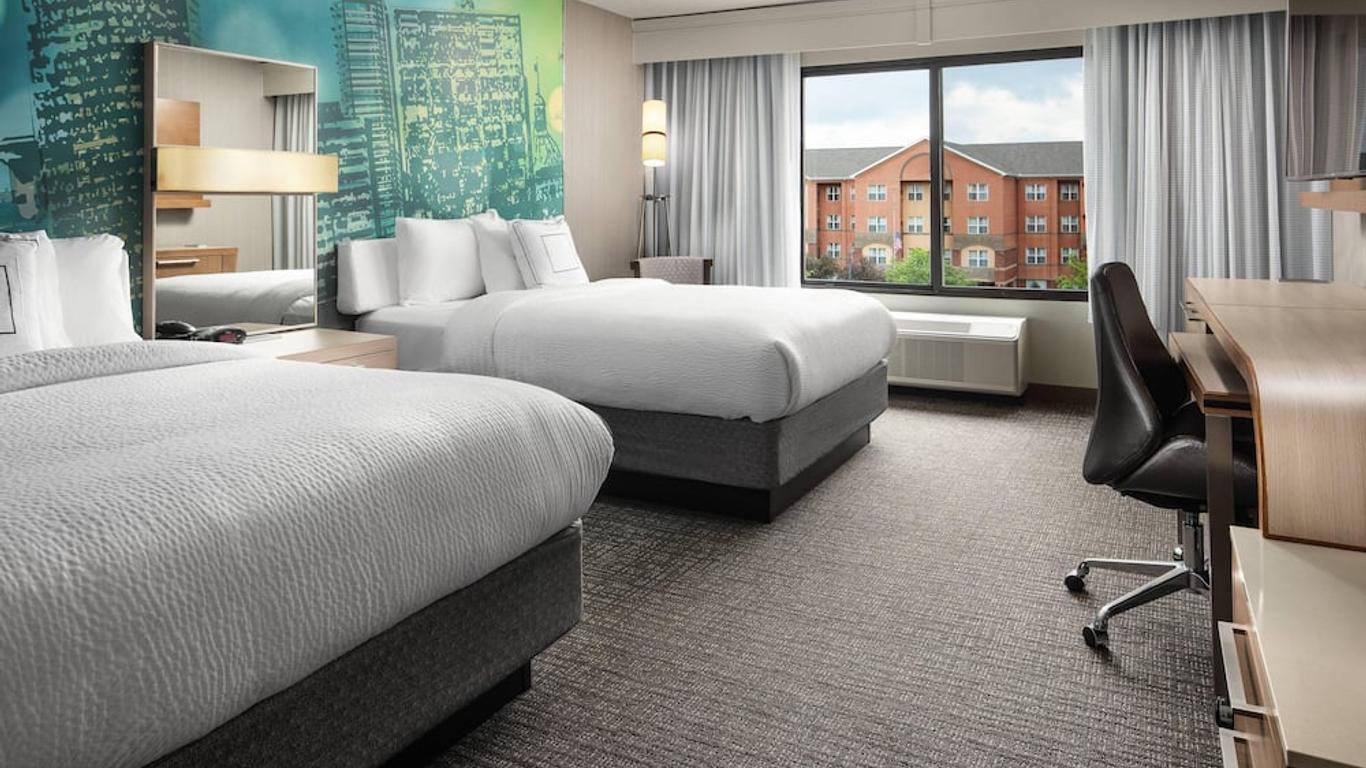 Courtyard by Marriott Indianapolis at the Capitol