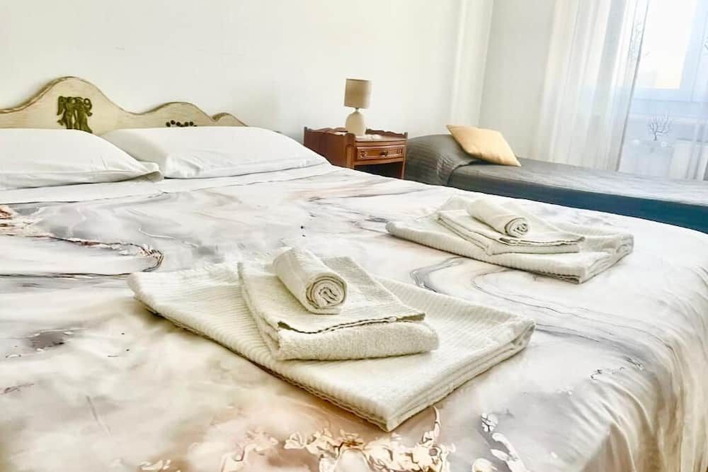 Cavour16 rent bedrooms - Génova - Habitación