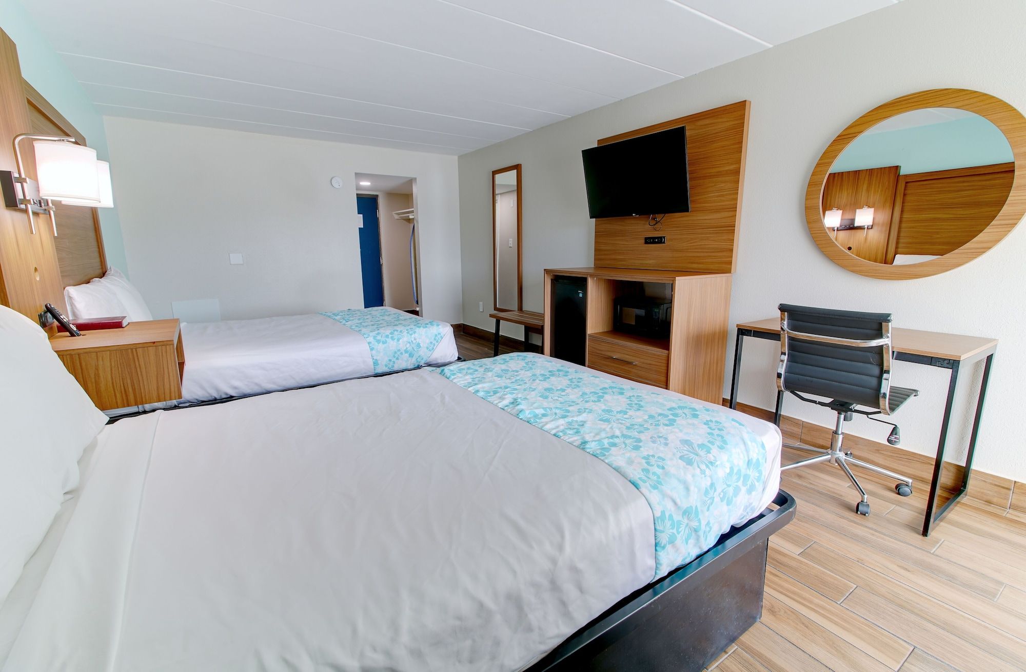 Bedroom view of Seashire Inn & Suites