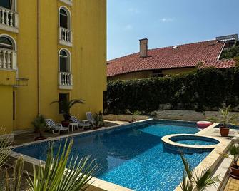 Marina Sunrise Apart-hotel - Sveti Vlas - Piscină