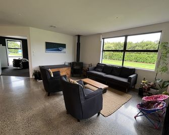 Large Family Home - New Plymouth - Living room
