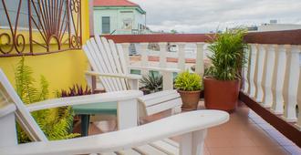 Belcove Hotel - Belize-stad - Balkon