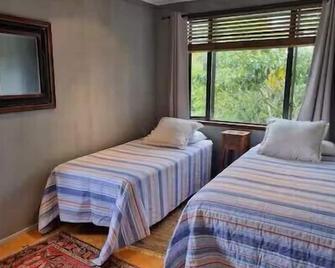 Hosts on the Coast - Oasis on Ocean - Whangamata - Спальня