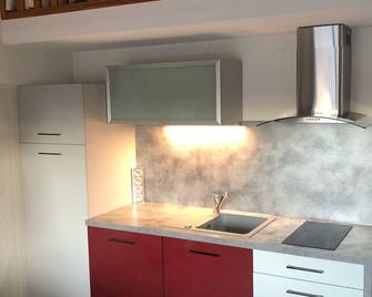 Spacious and pleasant T3 with pool near beach, port, leisure island - Agde - Kitchen