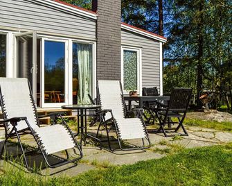 Awesome home in Gnesta with kitchen - Gnesta - Patio