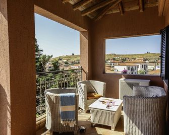 The Varos Residences Hotel - Város - Balcón