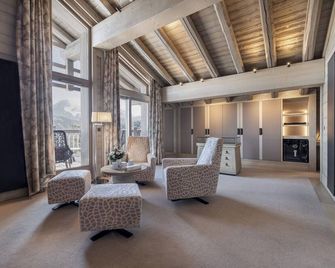 فندق لو كيه 2 ألتيتيود - Courchevel - غرفة معيشة