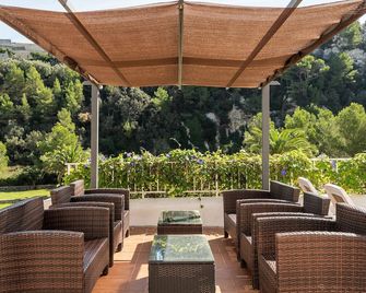 Apartamentos Alta Galdana Playa by Escape Home - Cala Galdana - Patio