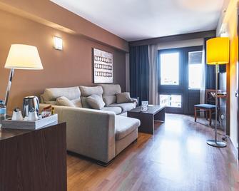 هوتل أدونيس بلازا - سانتا كروث دي تينيريفه - غرفة معيشة