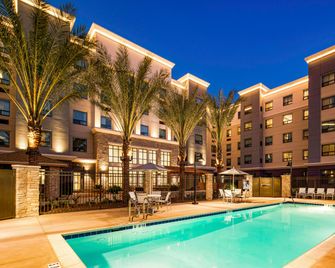Staybridge Suites Irvine - John Wayne Airport By IHG - Irvine - Pool