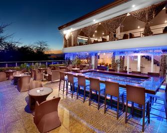 D Circle Hotel - Manille - Bar