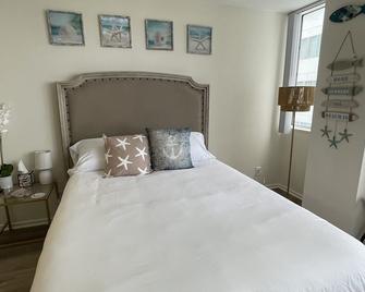Santa Monica Ocean View Suite - Santa Monica - Bedroom