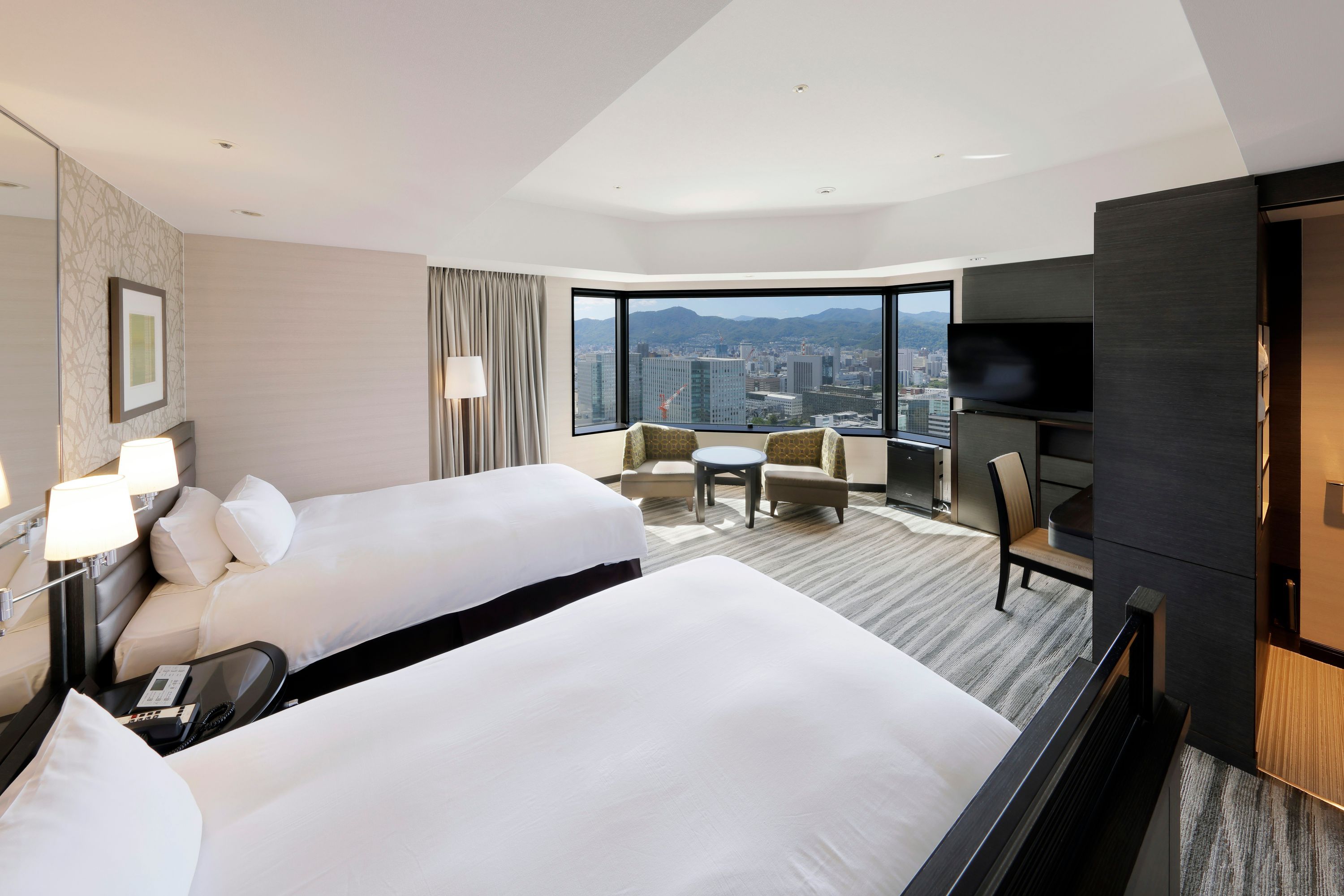 جيه آر تاور هوتل نيكو سابورو