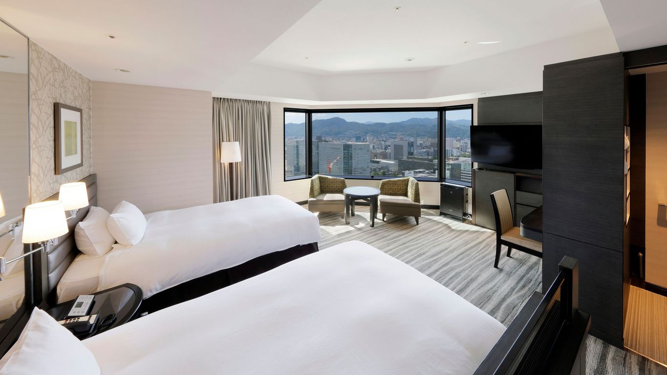 جيه آر تاور هوتل نيكو سابورو